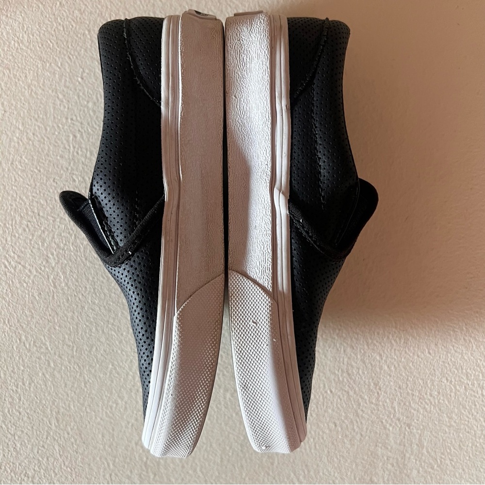 Vans - Picture 3 of 6